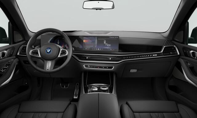 BMW X5 xDrive50e M Sportpakket Pro I Innovation Pack I Comfort Pack I Comfort Plus Pack I Travel Pack I Warmte Comfortpakket I Glazen Panoramadak I 22" inch Velgen Styling 742 M in Jetblack I Softclose I Intergral Active Steering