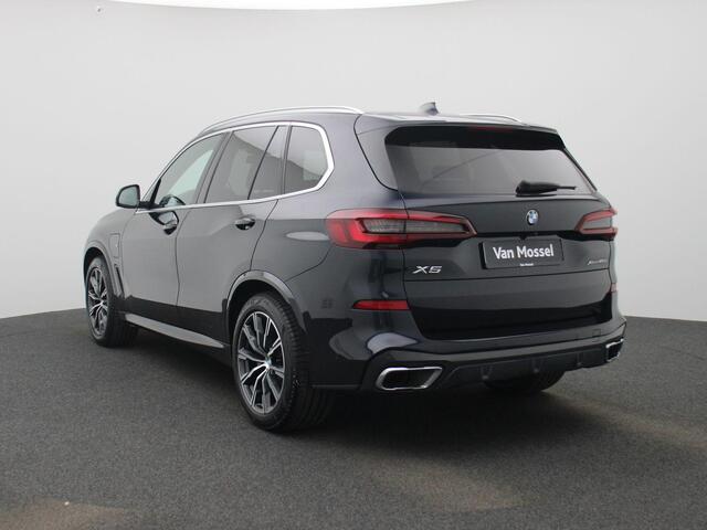 BMW X5 xDrive45e High Executive | Elektr. bed. achterklep | Climate Control / ECC | Open dak schuif/kantel | Licht metalen velgen 20 inch | Trekhaak inklapbaar | Cruise control Adaptive | Navigatie | Lederen bekleding | Elektrisch verst. stoelen | Stoelverwarmin