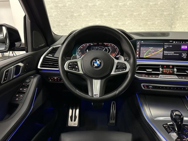 BMW X5 xDrive40i M-Sport | Panorama | 360 Camera | ACC | Laser-LED | Head-Up | Harman-Kardon | Trekhaak | Keyless-Entry | 22 inch | Memory | Leder | Carplay | Dealer Onderhouden | ISO-Glas | Sfeerverlichting | Draadloos Laden |