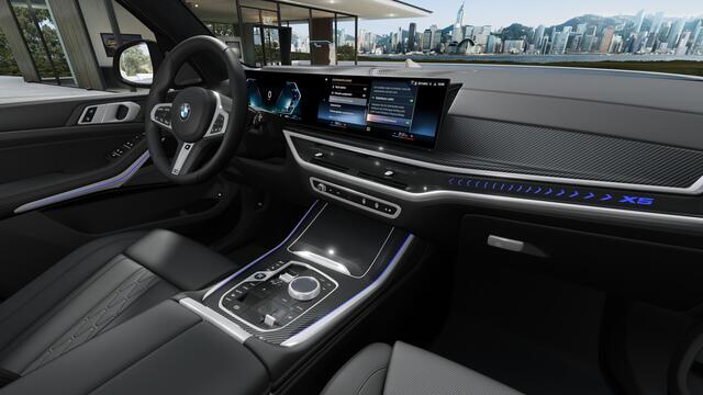 BMW X5 xDrive50e M Sport Automaat / Panoramadak Sky Lounge / Trekhaak / Massagefunctie / Soft-Close / Parking Assistant Professional / Active Steering