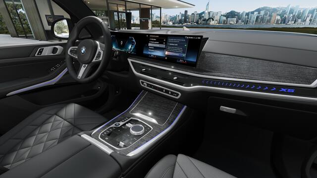 BMW X5 xDrive50e M Sport Automaat / Panoramadak / Trekhaak / Massagefunctie / Soft-Close / Comfortstoelen / Parking Assistant Professional / Active Steering