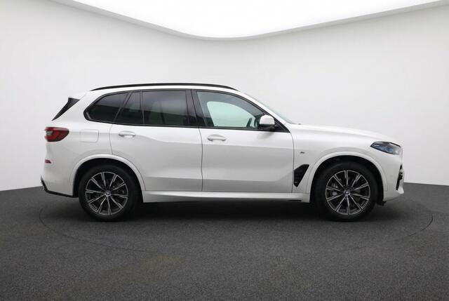 BMW X5 50 e xDrive M Sport Pano l Trekhaak l HUD l 360 l Drive ASSISTAN