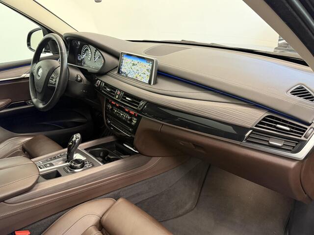 BMW X5 xDrive40e iPerformance High Executive Panoramadak Trekhaak Navigatie Apple Carplay Android Auto 360 camera Adaptive Cruise Control Stoelverwarming voor en achter Head-up-display Harman Kardon Dodehoek detectie Leder Climate Control parkeersensoren