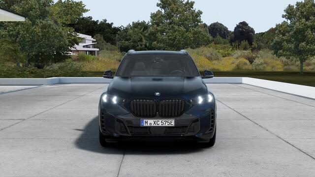 BMW X5 xDrive50e M Sport Automaat / Panoramadak Sky Lounge / Trekhaak / Parking Assistant Professional / Soft-Close / Massagefunctie / Active Steering