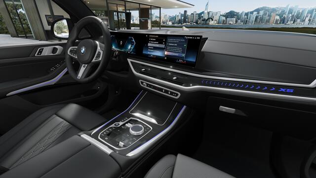 BMW X5 xDrive50e M Sport Automaat / Panoramadak Sky Lounge / Trekhaak / Parking Assistant Professional / Soft-Close / Massagefunctie / Active Steering