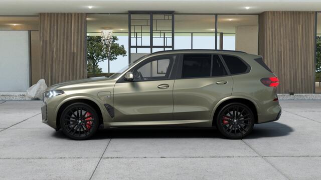 BMW X5 xDrive50e M Sport Automaat / Panoramadak / Trekhaak / Comfortstoelen / Soft-Close / Massagefunctie / Adaptieve LED / Active Steering