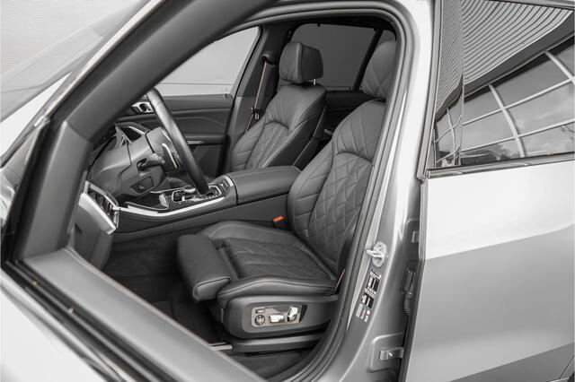 BMW X5 xDrive50e M-Sport Pro Driving Ass Pro Stoelvent H&K Iconic Glow Trekhaak Frozen
