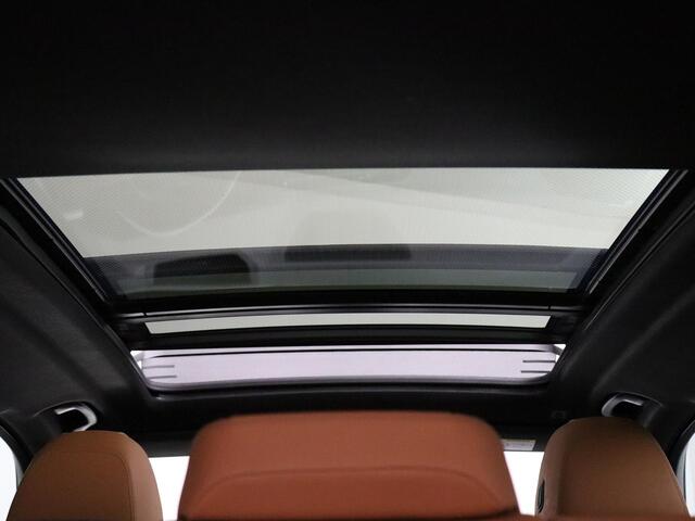 BMW X5 xDrive45e High Executive | Panoramadak Sky Lounge | ACC | Lazer LED | Trekhaak | Luchtvering!