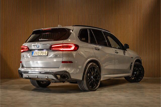 BMW X5 xDrive45e M-Sport | Panorama | Laser | H&K | Trekhaak | Carbon | ACC | Massage | Stoelventilatie | Nardo Grey | Dealer onderhouden