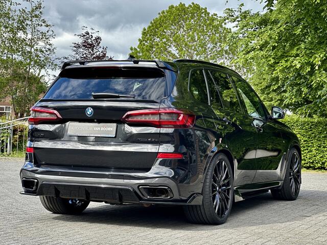 BMW X5 xDrive45e | M-Sport | Dark Label | Panodak | Luchtvering | Laser | Stoelventilatie | Headup | 360 Camera | Trekhaak | Vol opties | Incl BTW