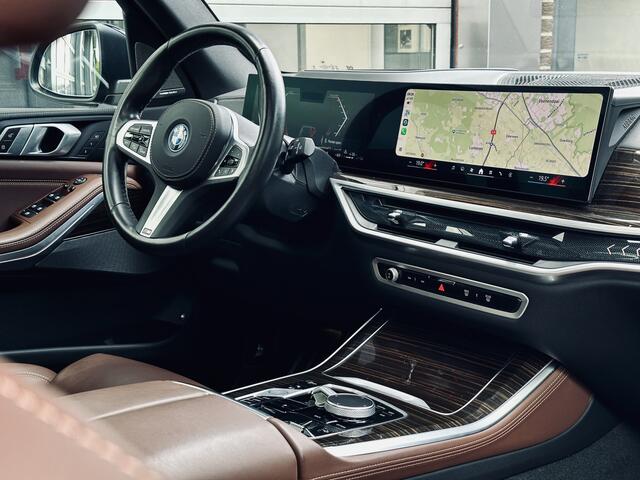 BMW X5 xDrive50e | M-pakket | Spoilerpakket | Panodak | Luchtvering | Trekh | 24 mnd Premium Garantie | Head-Up | Harman Kardon | 360 Camera | Incl. BTW