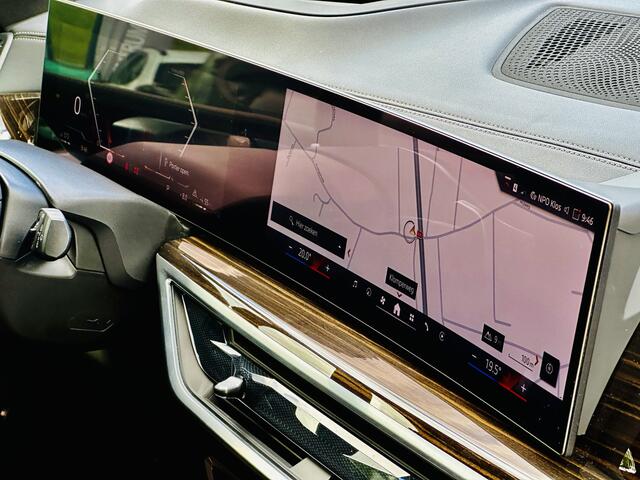 BMW X5 xDrive50e | M-pakket | Spoilerpakket | Panodak | Luchtvering | Trekh | 24 mnd Premium Garantie | Head-Up | Harman Kardon | 360 Camera | Incl. BTW