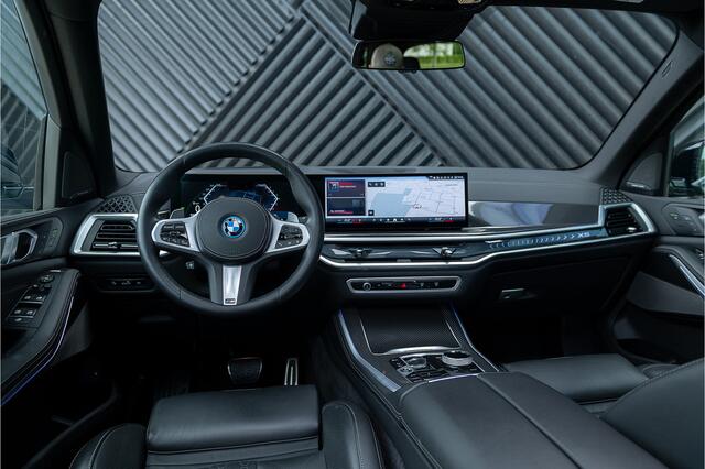BMW X5 xDrive50e LCI M-sport Pro ACC Pano M Seats Achterasbest. Kristal Massage Stoelvent. Luchtvering Softcl, Head Up 360 HarmanK Trekhaak