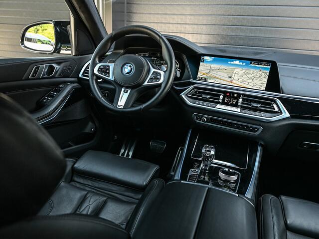 BMW X5 xDrive45e High executive M Sport | M-Seats | Luchtvering | Soft close | Comfort access | Trekhaak | Sky lounge | Laser Light | Parking assistant plus | Head-Up | Night vision | Driving assistant prof. |