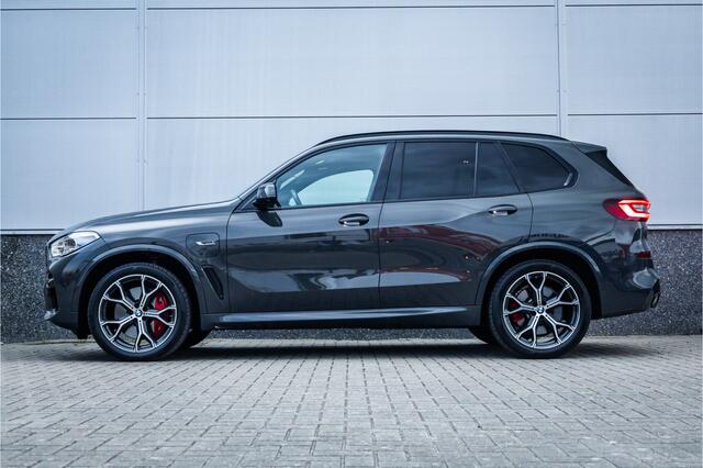 BMW X5 xDrive45e M-Sport Dravid Grau Skylounge / Bowers & Wilkins / Achteras sturing / Individual / Alcantara Hemel /