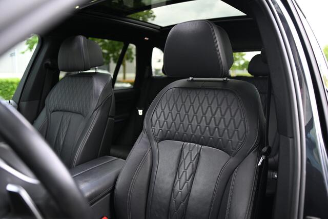 BMW X5 xDrive45e M Sport Automaat / Trekhaak / Panoramadak / Comfort Access / Laserlight / Head-Up / Harman Kardon / Parking Assistant Plus