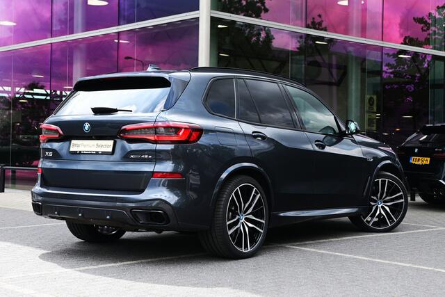 BMW X5 xDrive45e M Sport Automaat / Trekhaak / Panoramadak / Comfortstoelen / Laserlight / Head-Up / Stoelverwarming / Parking Assistant Plus