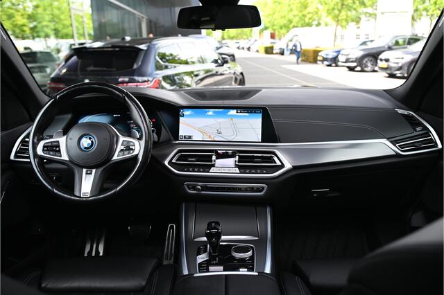 BMW X5 xDrive45e M Sport Automaat / Trekhaak / Panoramadak / Comfortstoelen / Laserlight / Head-Up / Stoelverwarming / Parking Assistant Plus