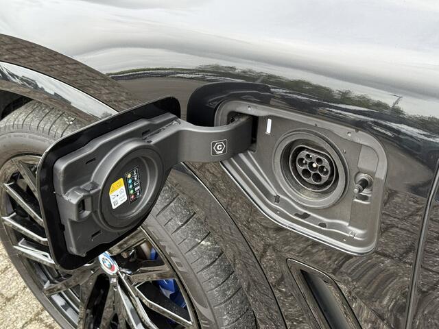 BMW X5 xDrive45e | M-Sport | Panorama | 22" | Trekhaak | Harman/kardon | Co Pilot | Soft-Close