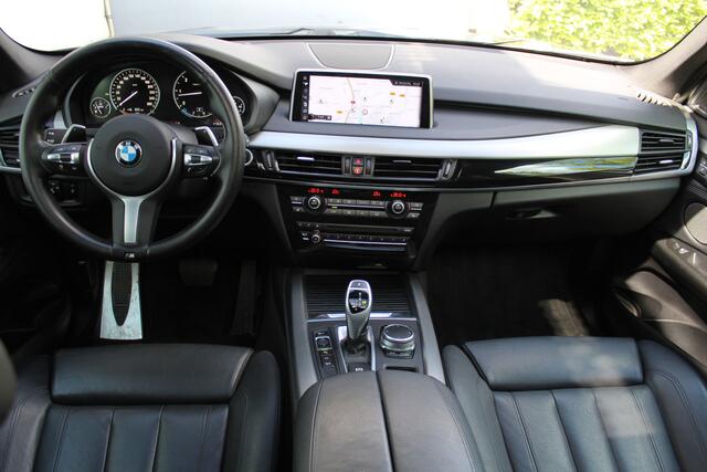 BMW X5 xDrive40d High Executive M-Sport | Panorama dak | Soft close | Head-Up Display | Elektrisch wegklapbare trekhaak | Eletrisch verstelbare stoelen met memory | Harma/Kardon Audiosysteem | Stoelverwarming voor + achter | 360* Camera | Elektrische kofferbakkl