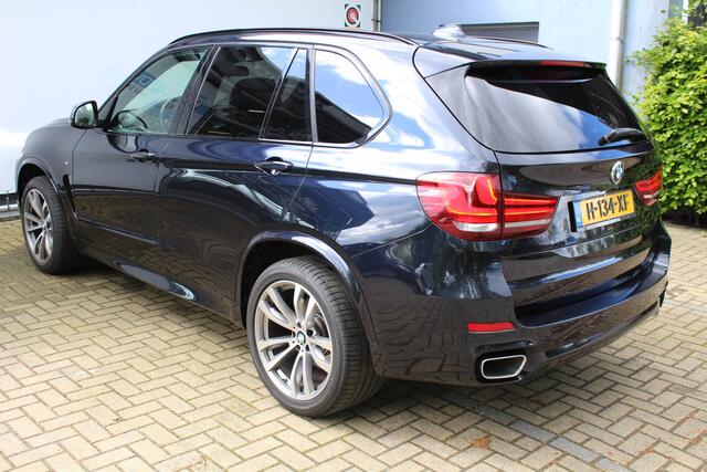 BMW X5 xDrive40d High Executive M-Sport | Panorama dak | Soft close | Head-Up Display | Elektrisch wegklapbare trekhaak | Eletrisch verstelbare stoelen met memory | Harma/Kardon Audiosysteem | Stoelverwarming voor + achter | 360* Camera | Elektrische kofferbakkl