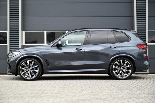 BMW X5 xDrive45e M-SPORT / PANO / INDIVIDUAL / LASER / SOFTCLOSE / HUD / HARMAN KARDON / 360 CAMERA / 22"