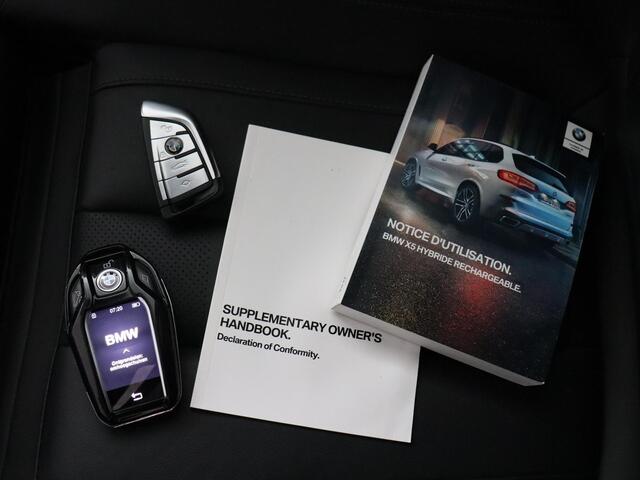 BMW X5 xDrive45e High Executive | Panoramadak | Trekhaak | BMW Laserlight | Display Key!