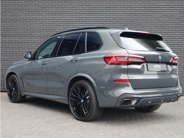 BMW X5 xDrive45e High Executive M Sport Pakket Automaat / Live Cockpit Professional / Panoramadak / Driving Assistant Professional / Trekhaak / Luchtvering / Comfortstoelen / M Sportremsysteem / 21 Inch / Hifi / Parkeerhulpsysteem Plus