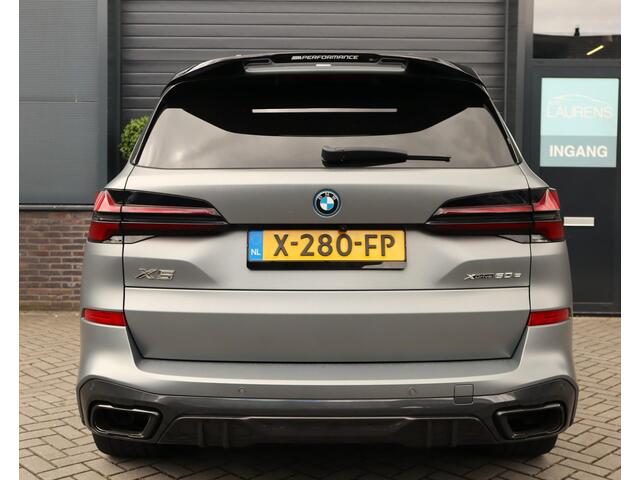 BMW X5 xDrive50e M Sport | Sky Lounge | M Stoelen | Carbon Exterieur/Interieur | trekhaak | Bomvol