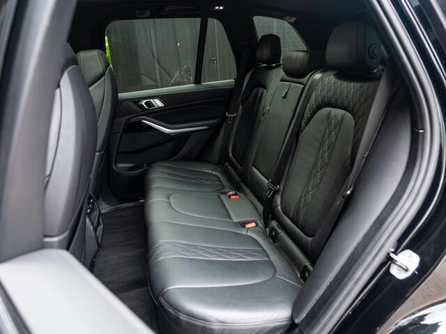BMW X5 xDrive45e High Executive M-pakket | Individual Volleder | Softclose | Panoramadak | Elek trekhaak | HUD | Shadowline | Adap Cruise | Luchtvering | 21" | M-sportremmen | CarPlay | Etc.. 11/2022