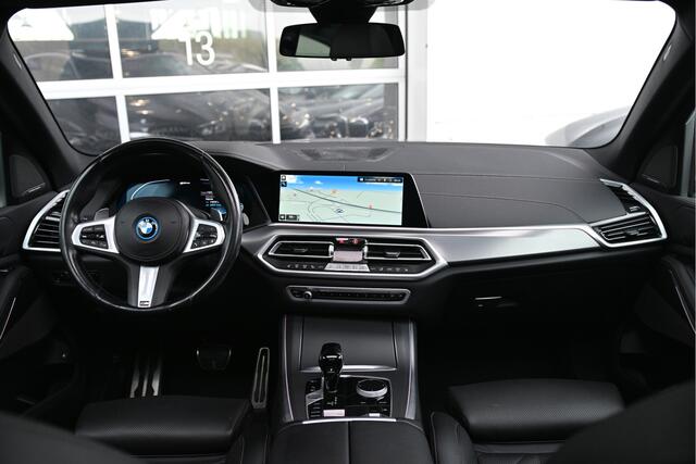 BMW X5 xDrive45e M Sport Automaat / Panoramadak / Trekhaak / Sportstoelen / Achteruitrijcamera / Adaptieve LED / Comfort Access / Active Steering
