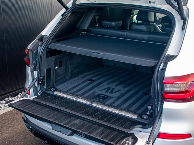 BMW X5 xDrive45e High Executive | M-sport | Hifi Sound | Schuif-/kantel Pano | Spoiler pakket! | Soft doorclose | Head-Up | Adapt. Cruise | Matt frozen gray wrap