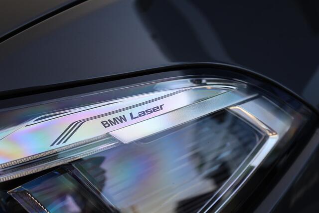 BMW X5 xDrive45e High Executive | BTW | M-SPORT | HUD | 4WIELSTUURING | SKYLOUNGE | CABRON | 22'' | ACC | DEALER ONDH | 360 |