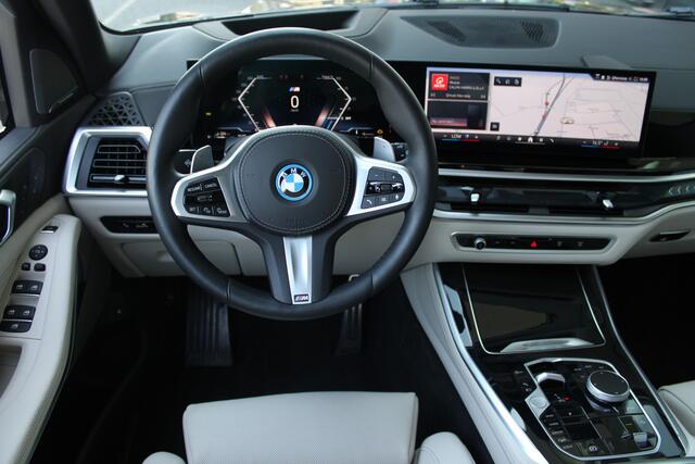 BMW X5 xDrive50e M Sport Automaat / Trekhaak / Panoramadak / Comfortstoelen / Comfort Access / Soft-Close / Harman Kardon / Parking Assistant Professional