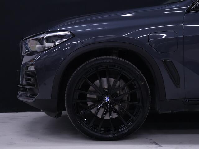 BMW X5 xDrive45e High Executive [PANORAMADAK, APPLE CARPLAY, HEAD-UP DISPLAY, ADAPTIVE CRUISE, ANDROID, TREKHAAK ELEKTRISCH, STOELVERWARMING, COMFORTSTOELEN, NIEUWSTAAT]