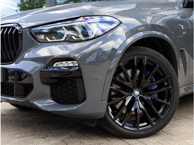 BMW X5 M50i 4.4 530pk | Achterasbesturing | Laser | ACC | Sky Lounge | Grigrio Telesto