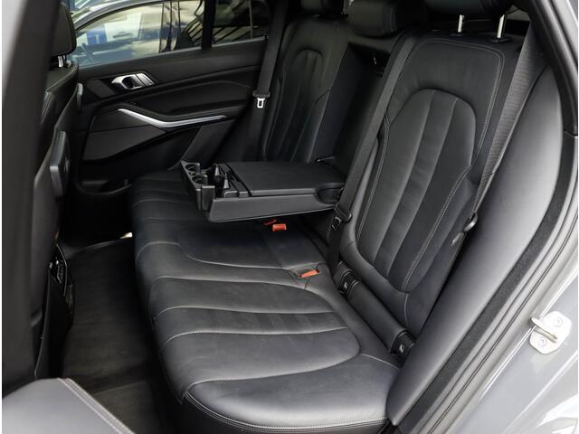 BMW X5 M50i 4.4 530pk | Achterasbesturing | Laser | ACC | Sky Lounge | Grigrio Telesto