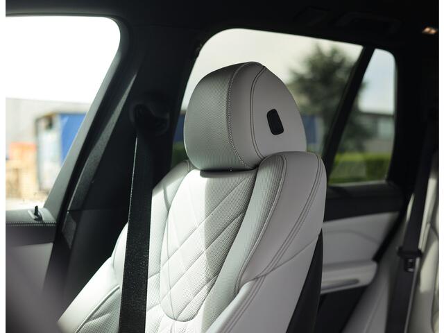 BMW X5 45e xDrive | Pano - Trekhaak - HUD