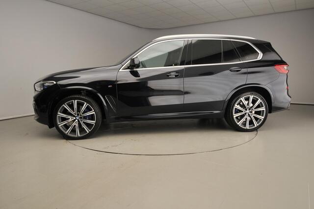 BMW X5 xDrive30d High Executive M Sport | Trekhaak | Luchtvering | Sky Lounge Pano | Laserlicht | Harman/Kardon | Achterasbesturing
