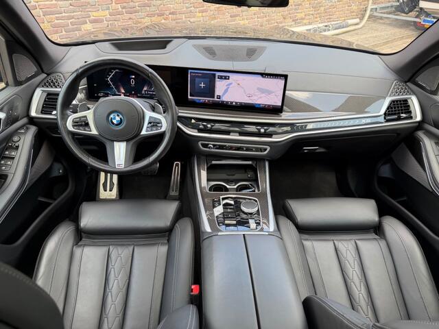 BMW X5 XDRIVE50E M-Sport Sky lounge Luchtvering Panodak 22 Inch Head Up