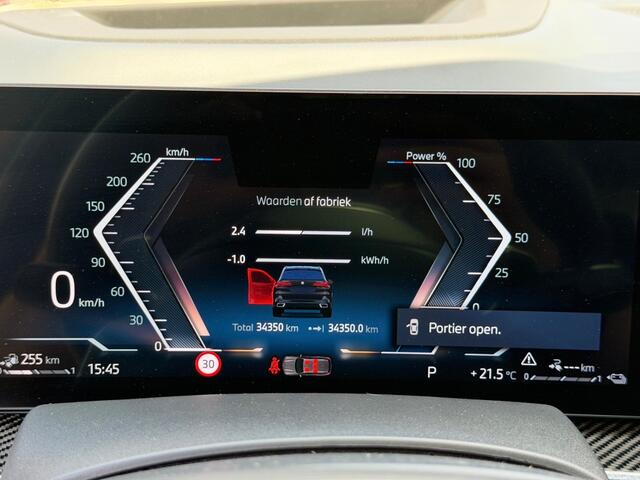 BMW X5 XDRIVE50E M-Sport Sky lounge Luchtvering Panodak 22 Inch Head Up