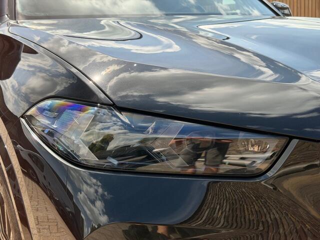 BMW X5 XDRIVE50E M-Sport Sky lounge Luchtvering Panodak 22 Inch Head Up