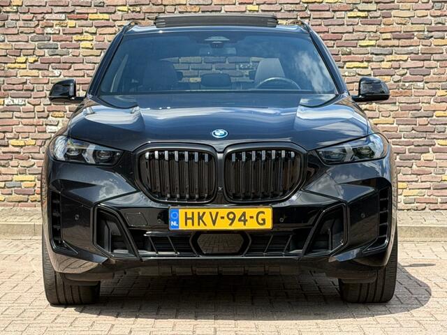 BMW X5 XDRIVE50E M-Sport Sky lounge Luchtvering Panodak 22 Inch Head Up