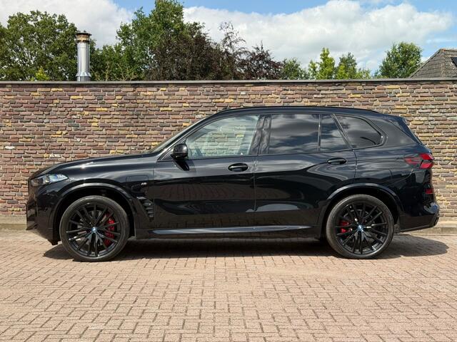 BMW X5 XDRIVE50E M-Sport Sky lounge Luchtvering Panodak 22 Inch Head Up
