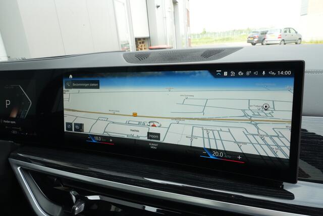 BMW X6 M60i xDrive 531pk Panoramadak/360camera/HK/HUD