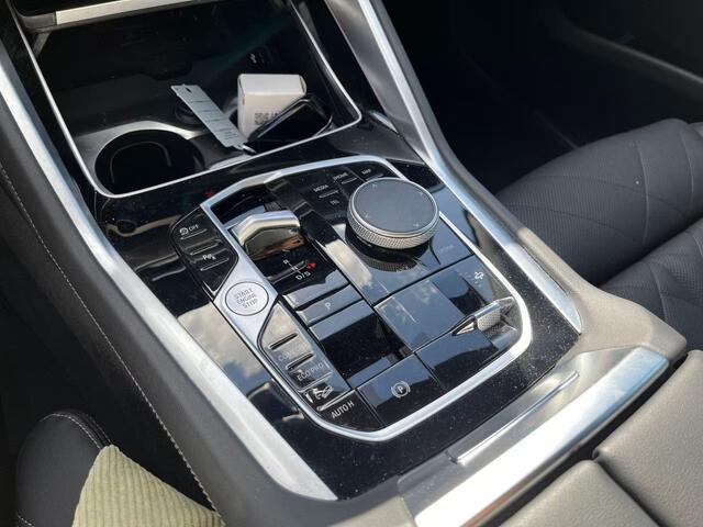 BMW X6 xDrive30d 286 PK M-Sport Massage Stoelkoeling Panoramadak Luchtvering Head-Up Trekhaak 360 Camera