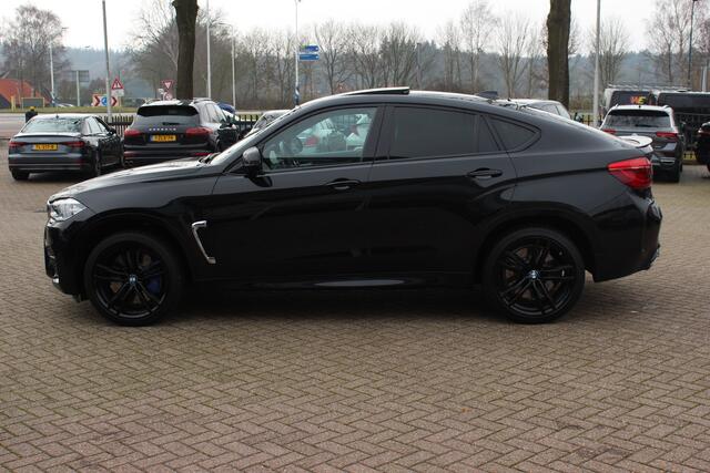 BMW X6 M / NL Auto! / Full option! / NIEUWSTAAT! / Trekhaak / Schuifdak / 360Camera / Carbon intr. / B&O / Softclose / Leder / 21'' / Standkachel / Entertainment System / Luchtvering / Stoelventilatie