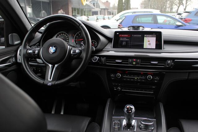 BMW X6 M / NL Auto! / Full option! / NIEUWSTAAT! / Trekhaak / Schuifdak / 360Camera / Carbon intr. / B&O / Softclose / Leder / 21'' / Standkachel / Entertainment System / Luchtvering / Stoelventilatie