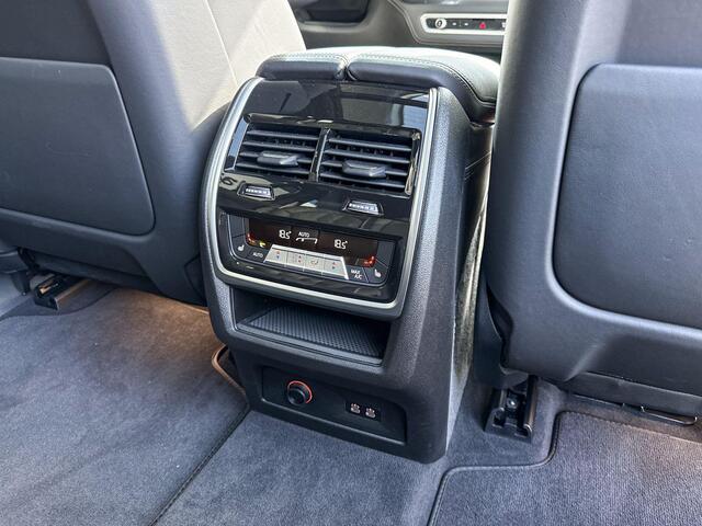 BMW X7 M60i xDrive M Sport | 7 zitter | Panorama dak | nappa leder | trekhaak | Bowers