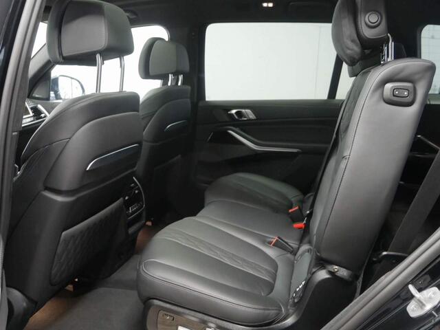 BMW X7 xDrive40i M-Sport | 7-Zits | 21" | Trekhaak | Autobahnassistent | Harman Kardon | Standkachel | Active Steering | Comfortstoelen | Individual Leder Wordt verwacht